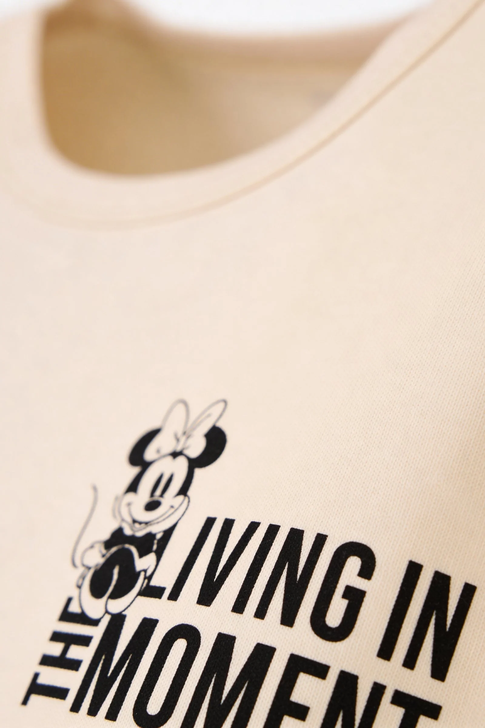 Camiseta de dama minnie cuello redondo - Image 5