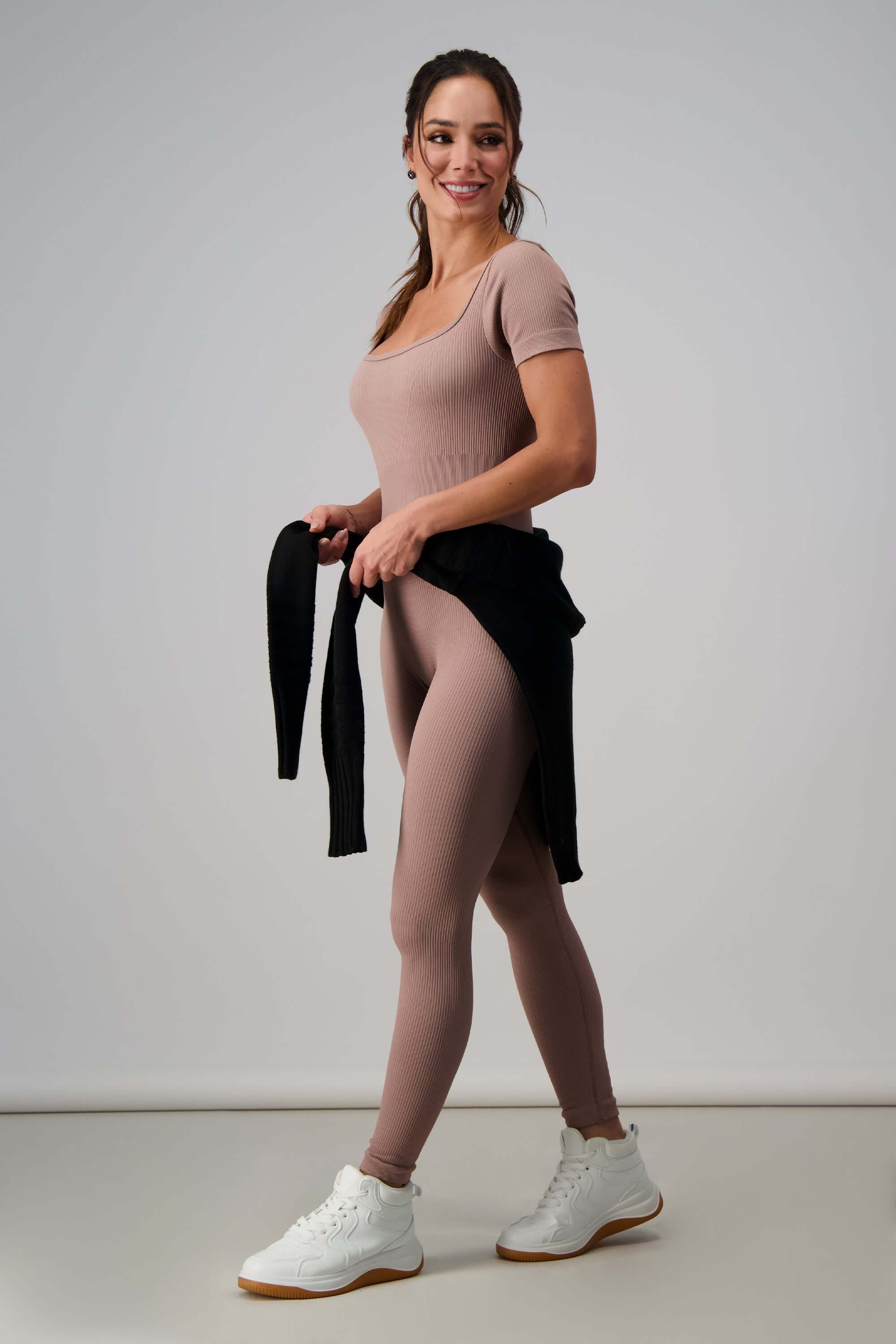 Enterizo de dama deportivo ajustada - Image 11