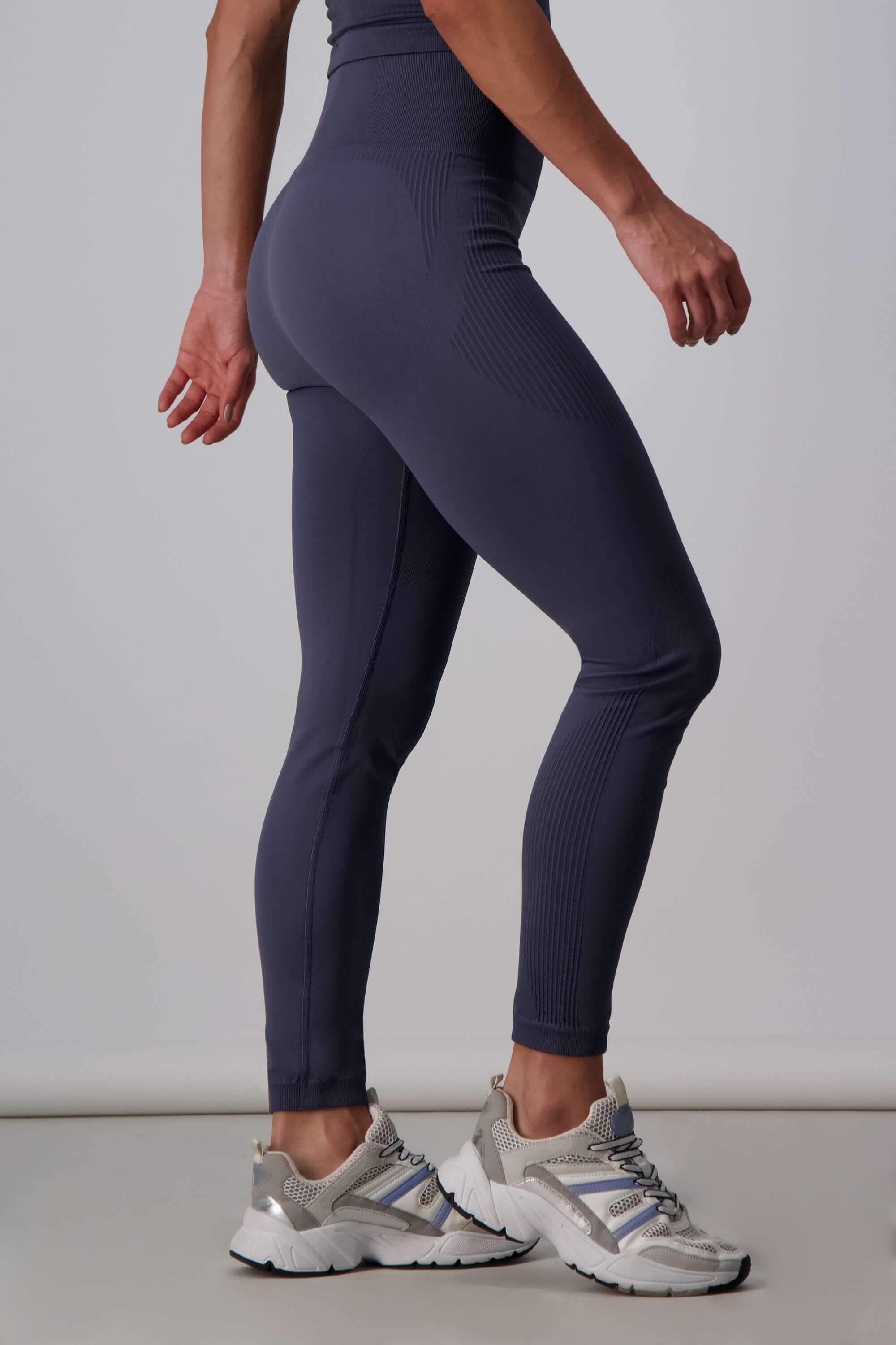 Leggin de dama deportivo silueta ajustada - Image 7