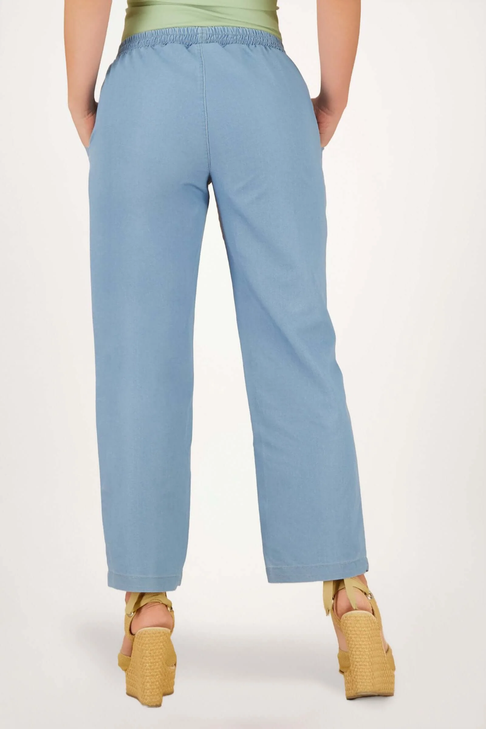 Pantalon de dama clásico silueta semi ajustada - Image 9