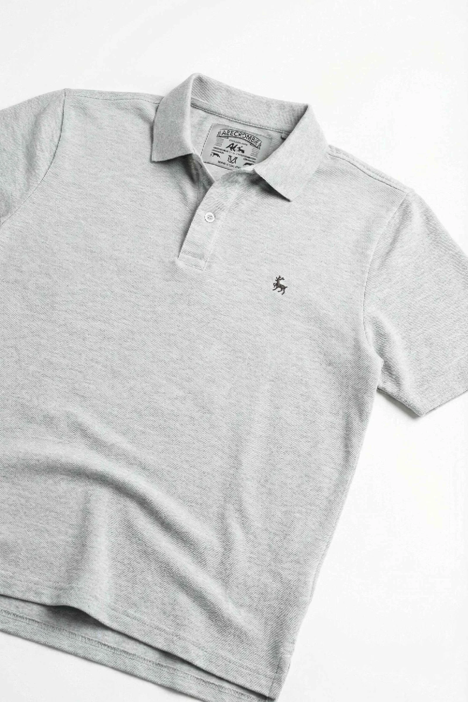 Polo de hombre básico cuello en v - Image 15